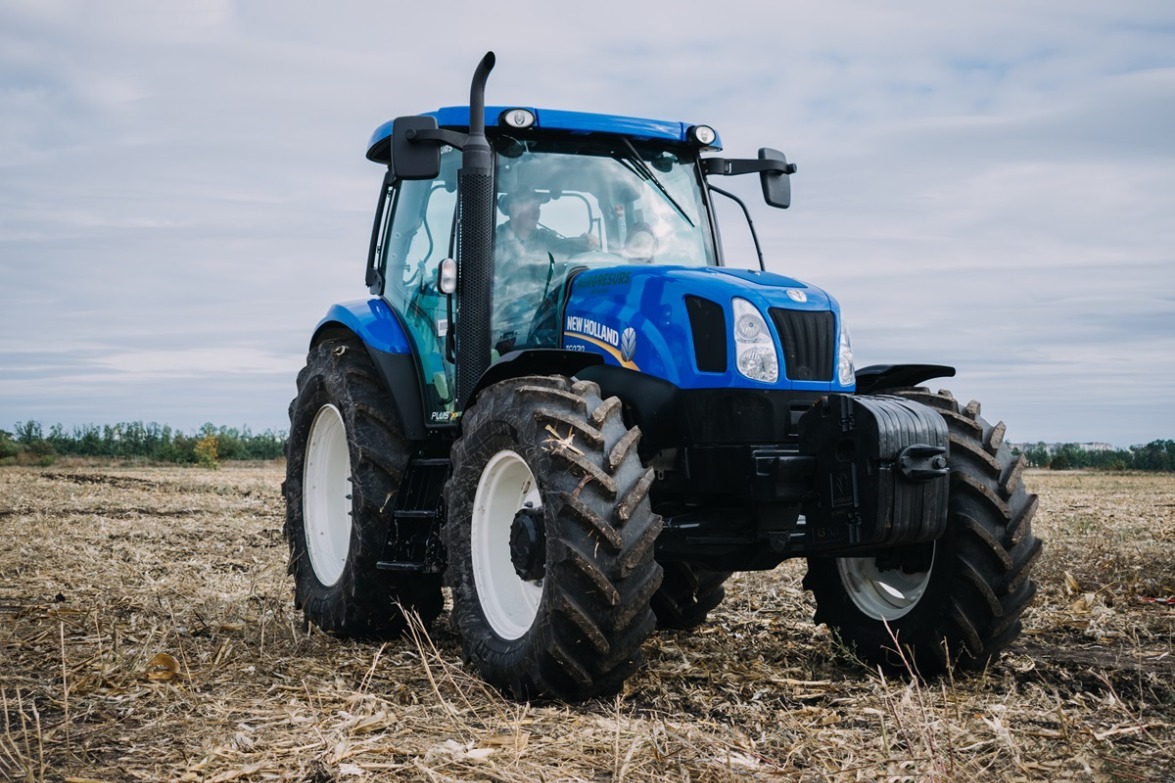 Read more about the article Mastering Tractor Safety: Essential Tips for Optimal Operation