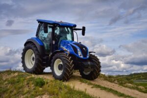 Read more about the article What Are the Key Factors to Consider When Buying a Tractor?
